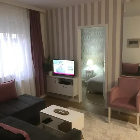 Kristina Apartman Free Parking Novi Sad Exterior foto